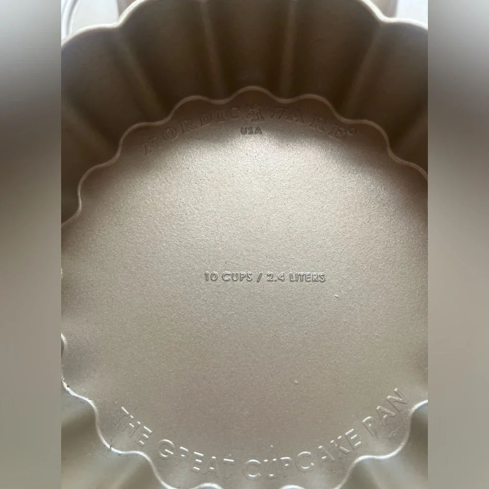 Williams Sonoma / Nordic Ware /Heavy /Great Cupcake Cake Pan /10 Cup Mold​​